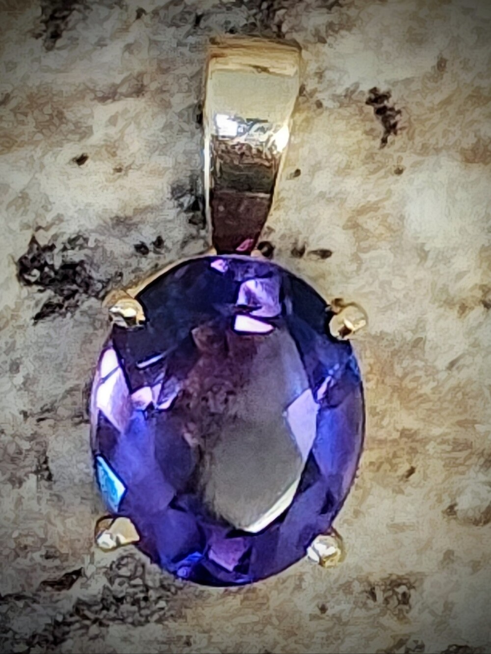 14K Gold Oval Pendant with Deep Purple Amethyst Gemstone